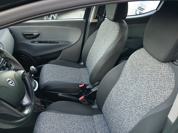 LANCIA YPSILON 1.0 FIREFLY S&S HYBRID ECOCHIC SILVER