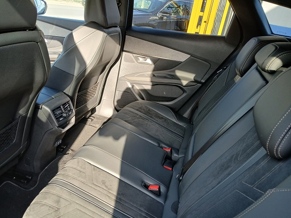 PEUGEOT 3008 1.5 BlueHDI 130 CV S&S EAT8 GT