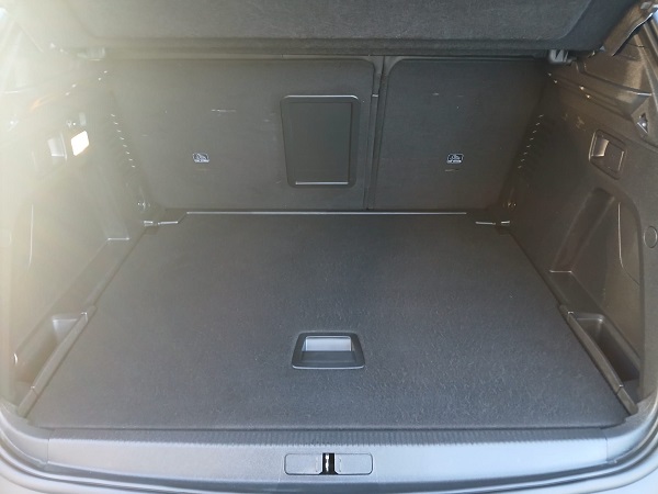 PEUGEOT 3008 BlueHDI 130 EAT8 S&S Allure Pack