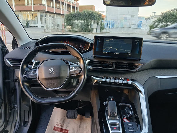 PEUGEOT 3008 BlueHDI 130 EAT8 S&S Allure Pack