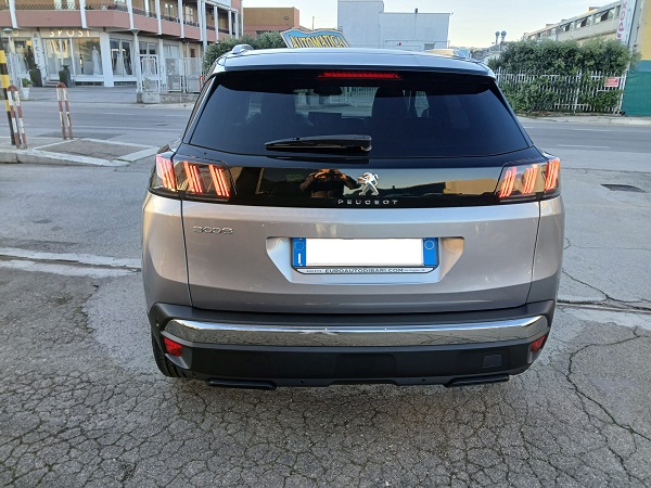 PEUGEOT 3008 BlueHDI 130 EAT8 S&S Allure Pack