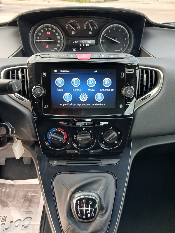LANCIA YPSILON 1.0 FireFly S&S 69 CV HYBRID GOLD