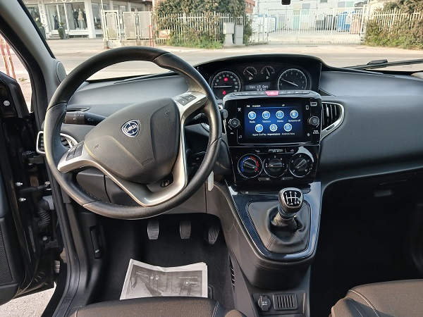 LANCIA YPSILON 1.0 FireFly S&S 69 CV HYBRID GOLD