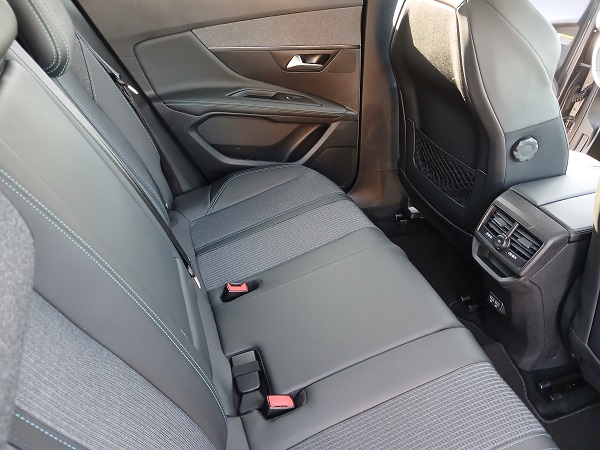 PEUGEOT 3008 1.5 BlueHDI 130CV EAT8 ALLURE PACK S&S
