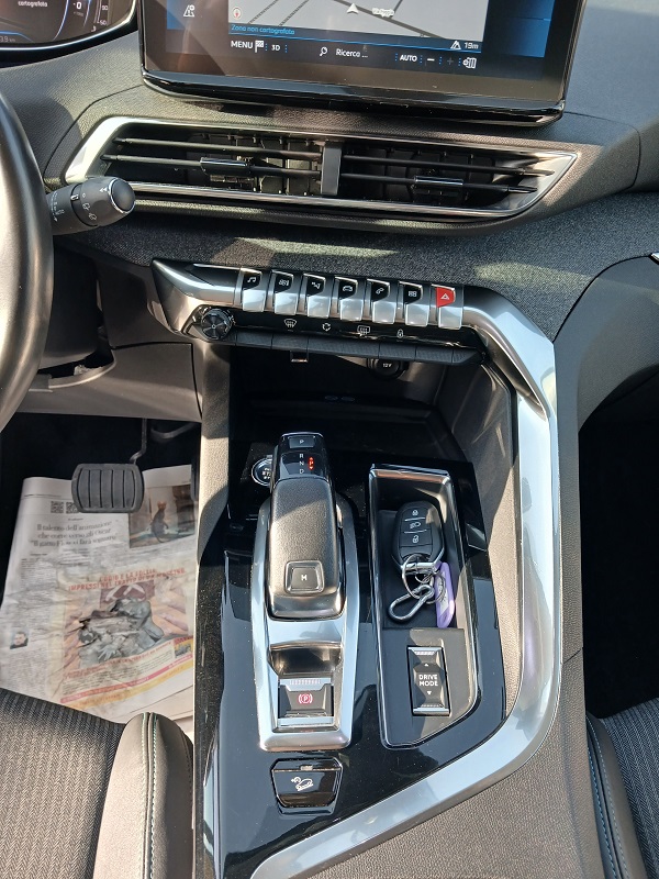 PEUGEOT 3008 1.5 BlueHDI 130CV EAT8 ALLURE PACK S&S
