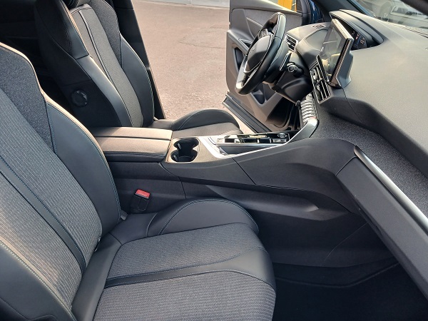 PEUGEOT 3008 1.5 BlueHDI 130 CV S&S EAT8 ALLURE PACK