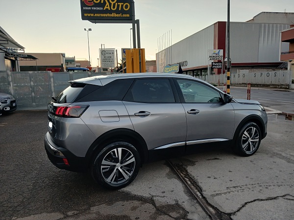 PEUGEOT 3008 1.5 BlueHDI 130 CV S&S EAT8 ALLURE PACK