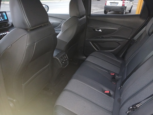 PEUGEOT 3008 1.5 BlueHDI 130 CV S&S EAT8 ALLURE PACK